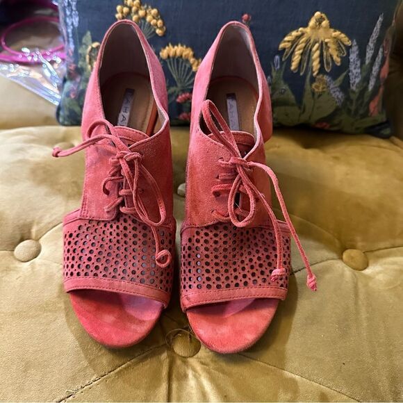 Tahari Pink Megyn Leather Open Toe Leather Heels Size 8 - Picture 4 of 10